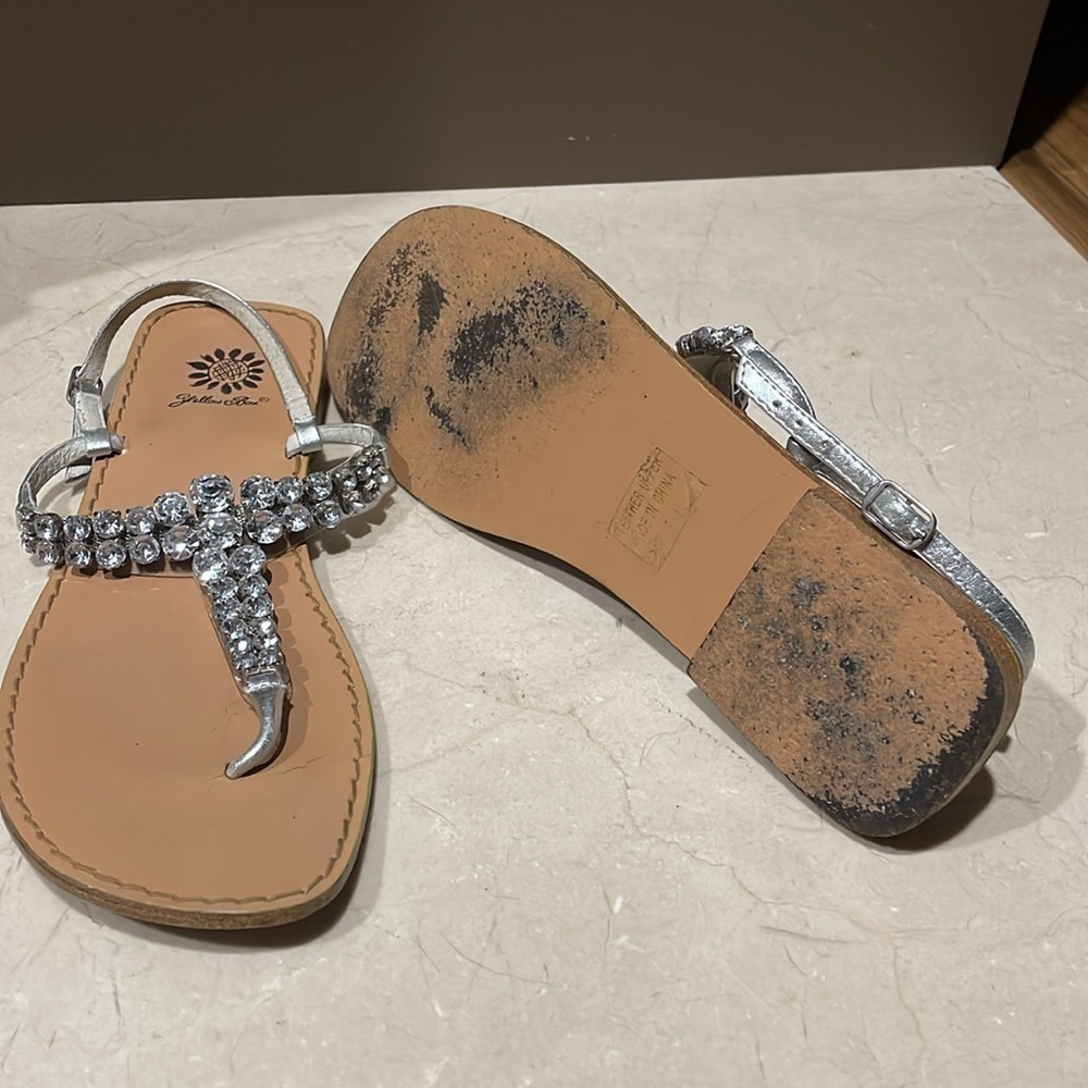 Yellow Box Rhinestone sandals size 8 - Picture 4 of 4